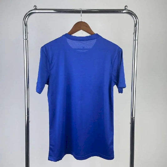 Camiseta azul masculina do time