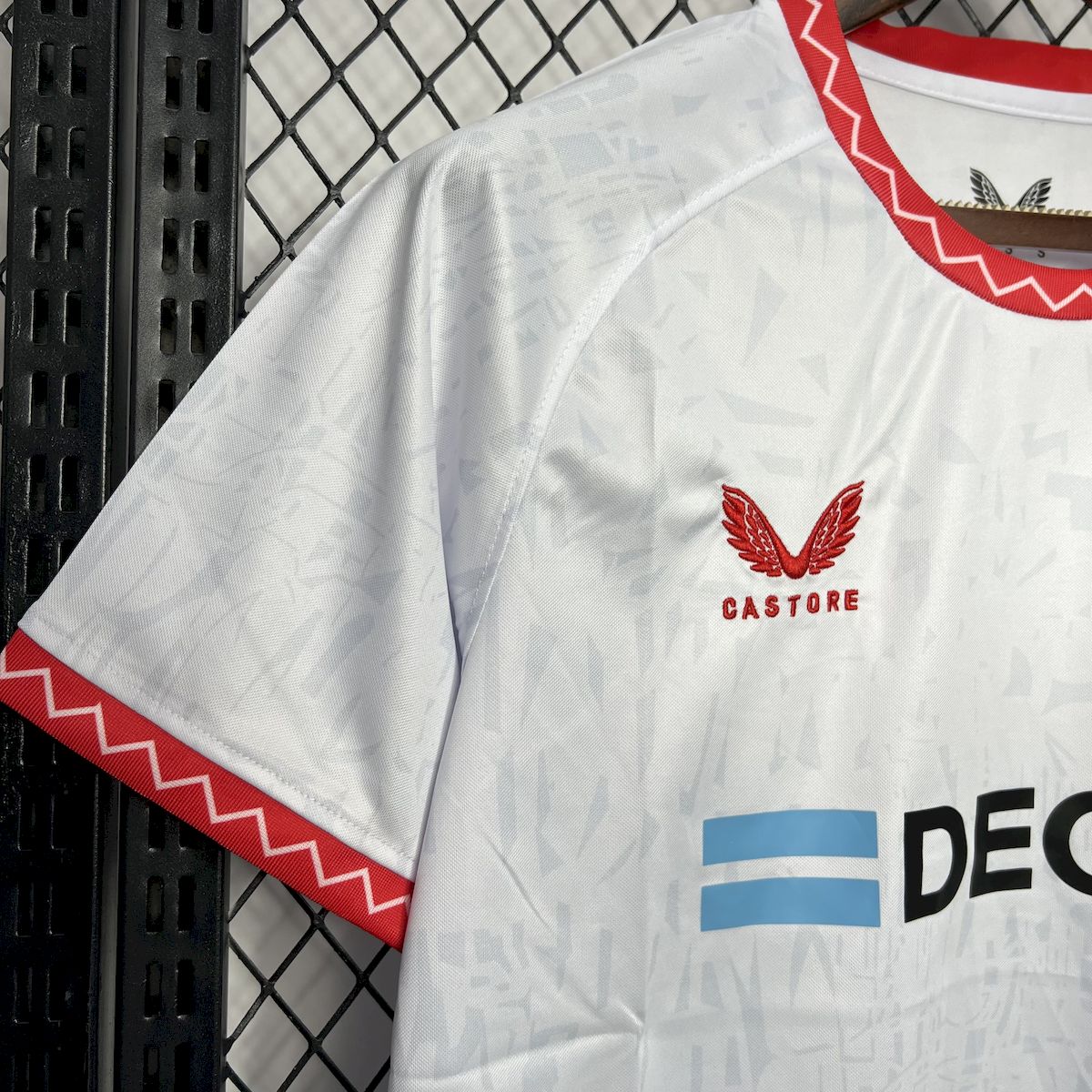 Camisa titular do Sevilla 2024/25