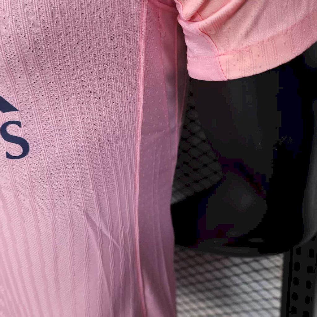 Paris Saint-Germain 2025/26 Pink Special Edition Jersey Player Version