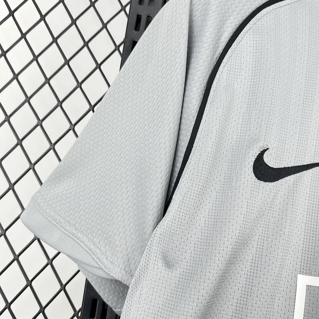 Manchester United 2007/08 Grey Goalkeeper Retro Jersey