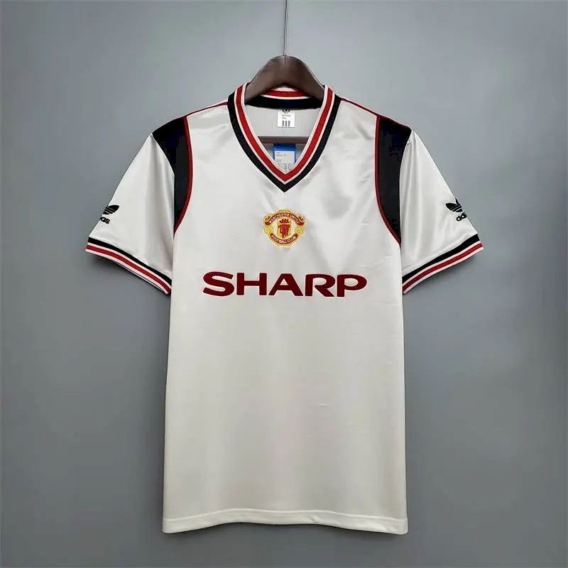 Camisa branca retrô do Manchester United de 1985