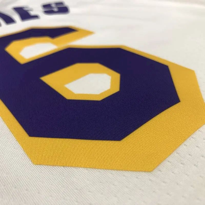 Camisa LeBron James Masculina 2020-21 Branca Versão Jogador – Edição Clássica Retrô