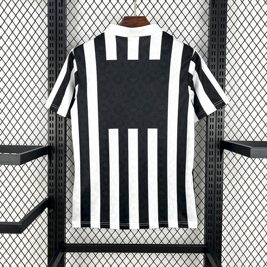Camisa retrô titular da Juventus 1992/94