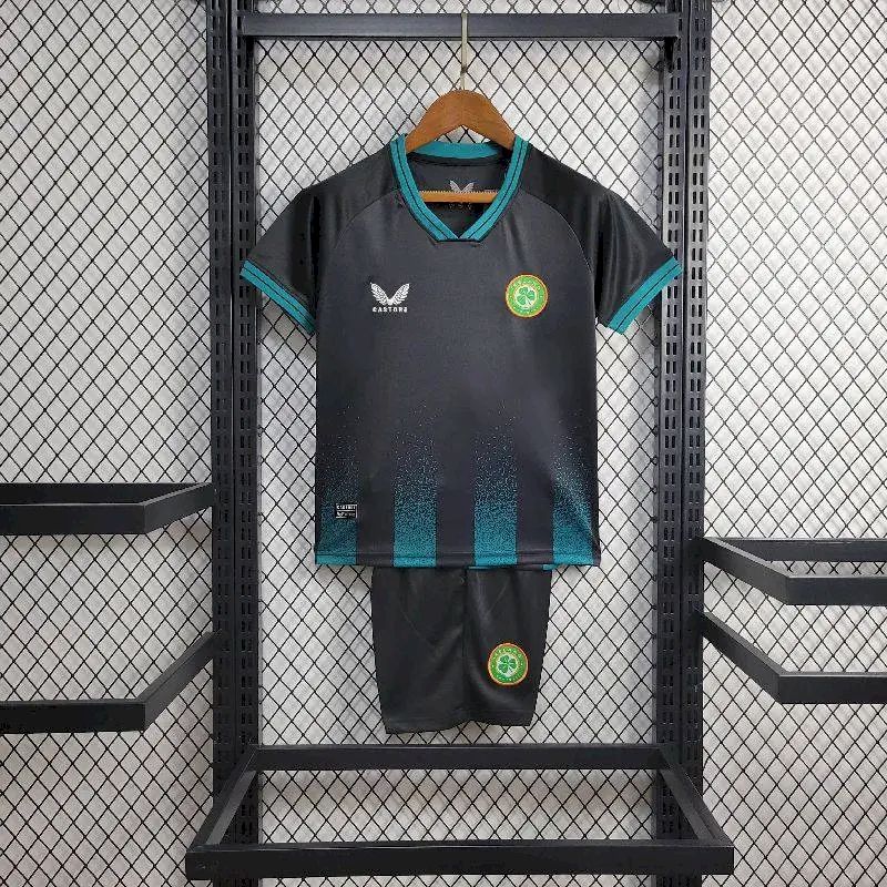 Terceiro uniforme infantil da Irlanda 2023/24