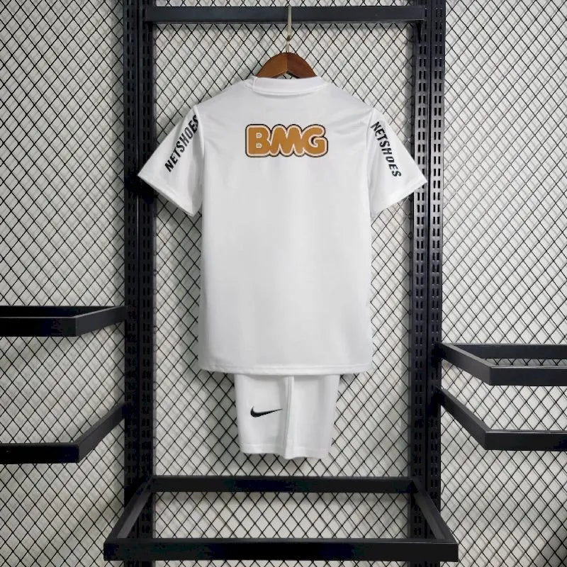 Camisa e shorts retrô infantil Santos 2011/12