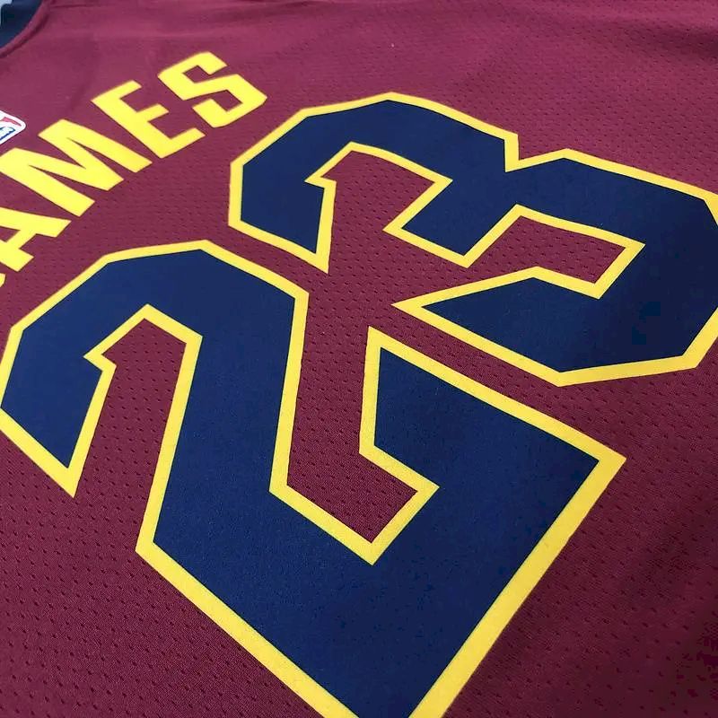 Camisa LeBron James Maroon Swingman Player Version Masculina – Edição Ícone