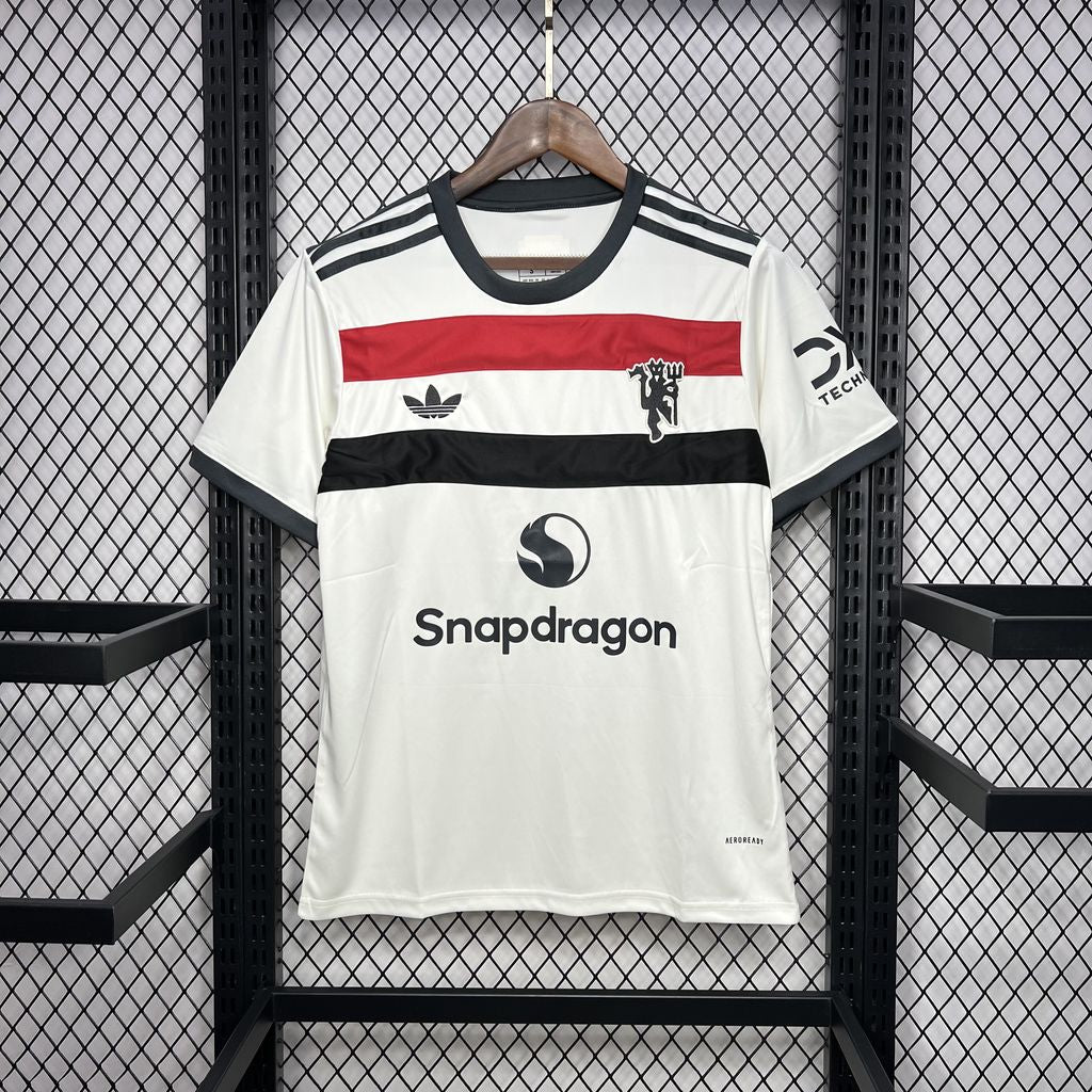Terceira camisa do Manchester United 2024/25