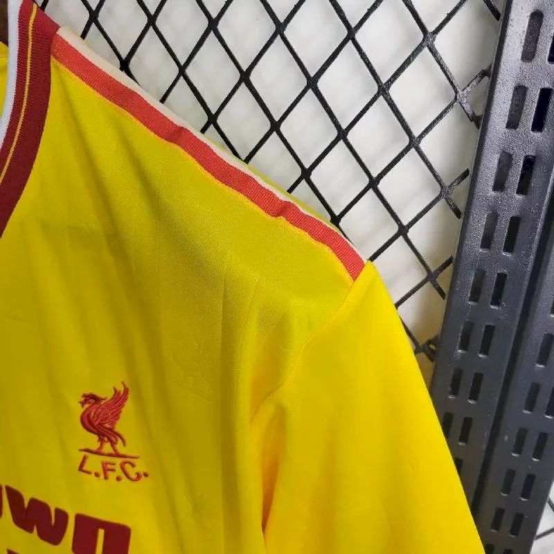 Camisa Retro Terceira do Liverpool 1985/86