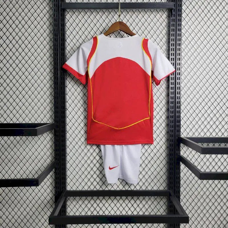 Camisa e shorts retrô infantil do Arsenal 2004/05