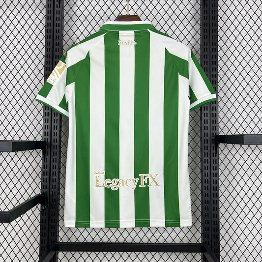 Camisa retrô dourada da Copa do Rei do Real Betis 2011/12