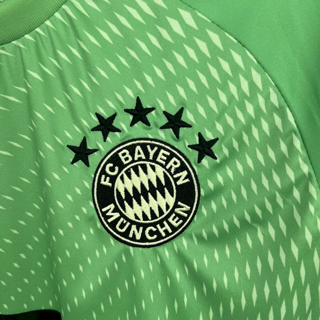 Bayern Munich 2025/26 Green Goalkeeper Jersey