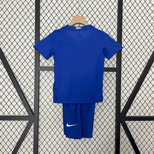 Camisa e shorts retrô infantil do Manchester United 2008/09