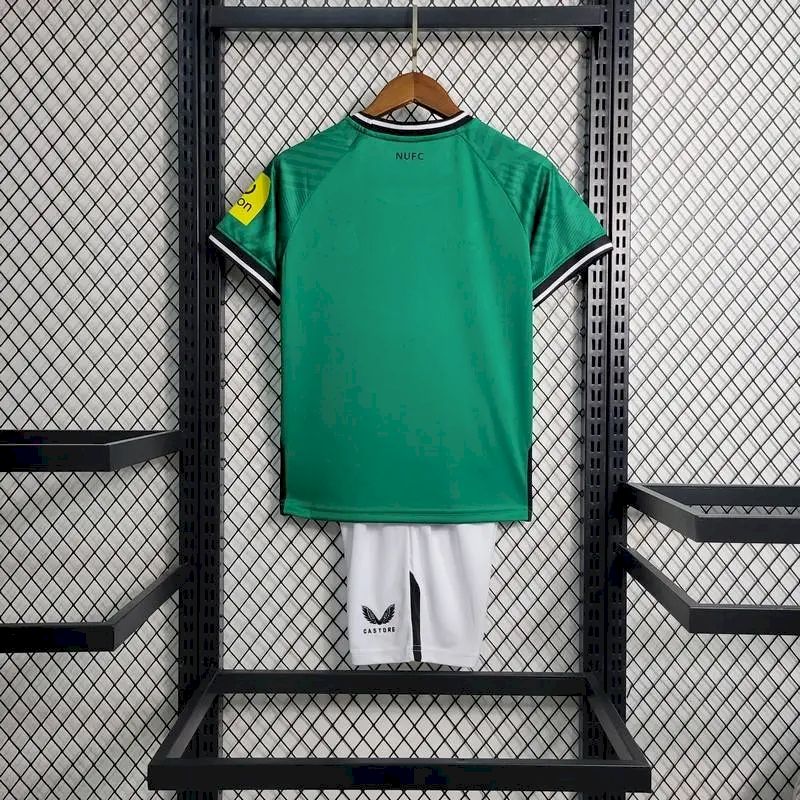 Kit reserva infantil do Newcastle United 2023/24