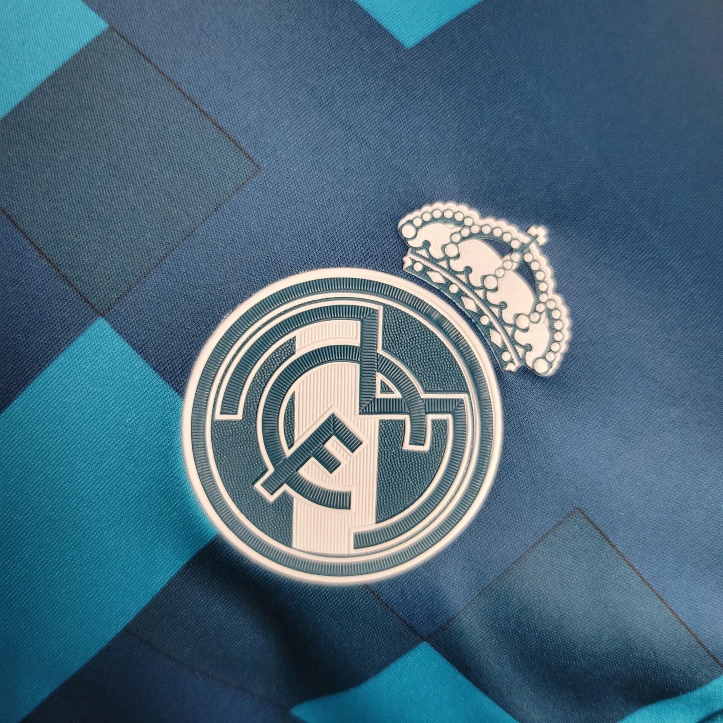Camisa Retro Manga Longa Real Madrid 2017/18 Third