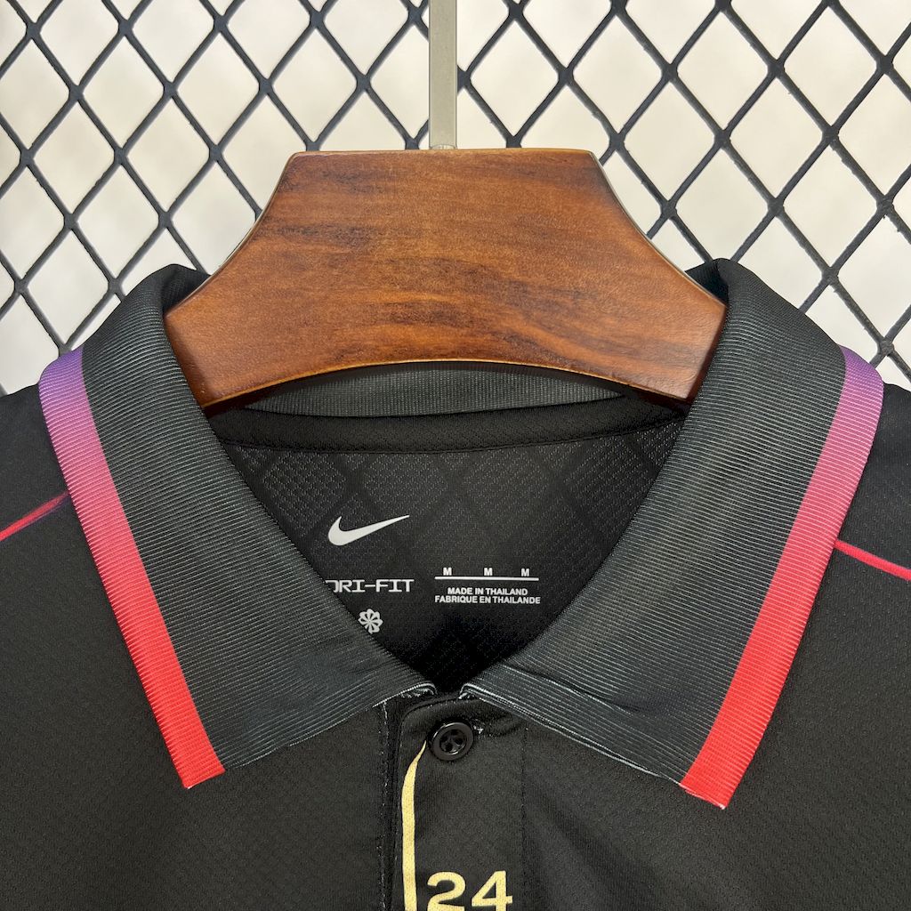 Camisa colorida edição especial do Barcelona 2025/26