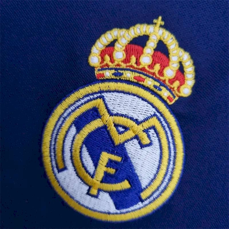 Camisa de treino pré-jogo do Real Madrid 2022/23