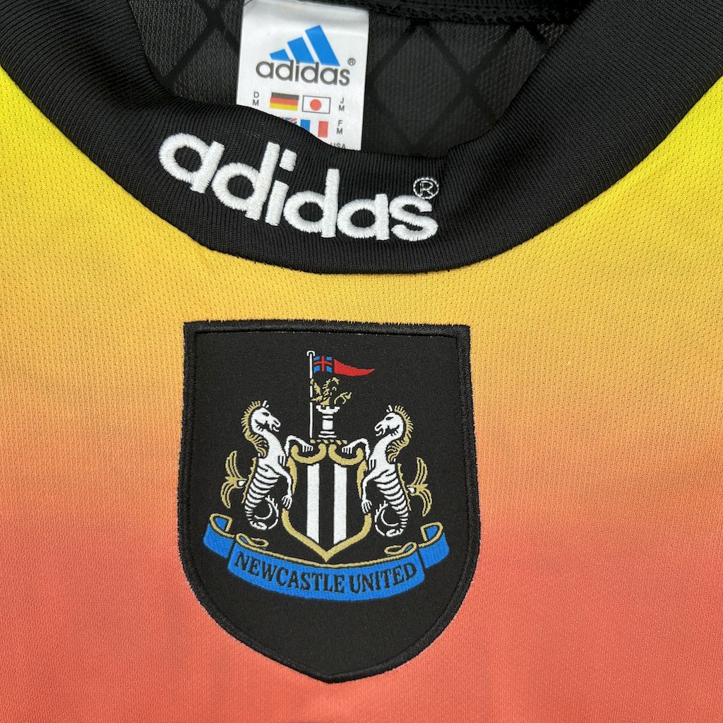Camisa retrô de mangas compridas para goleiro do Newcastle United 1996/97