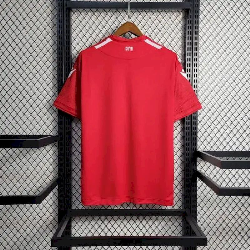 Camisa titular do Nottingham Forest 2022/23