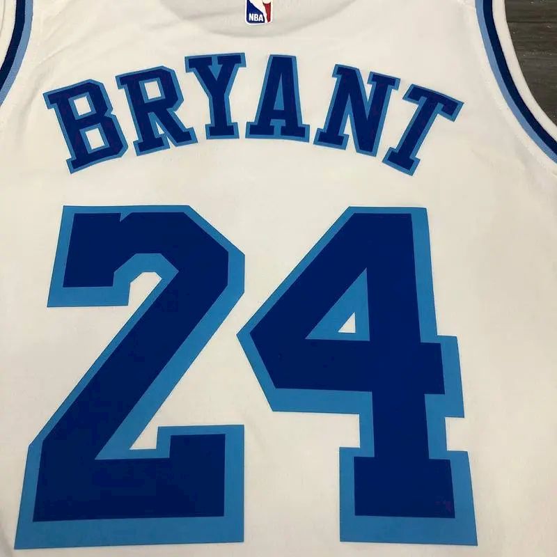 Camisa Kobe Bryant Masculina Branca Versão Jogador – Edição Clássica Retro Conjunta
