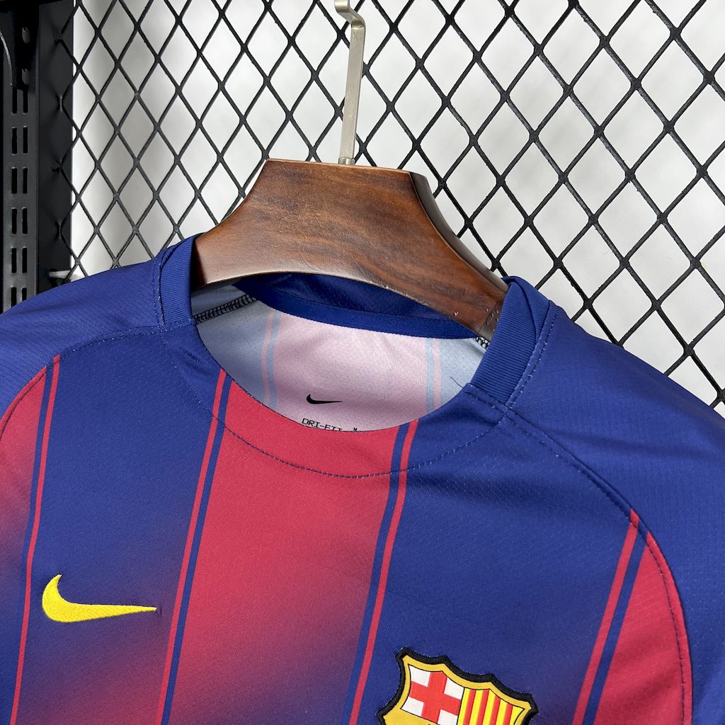 Camisa titular do Barcelona 2025/26