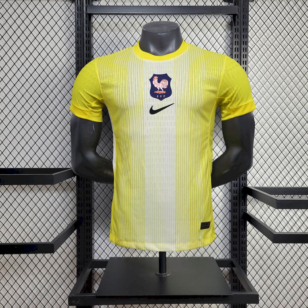 Camisa de goleiro da França 2025/26 vaza versão de jogador