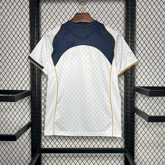 Camisa retrô de Portugal 2004