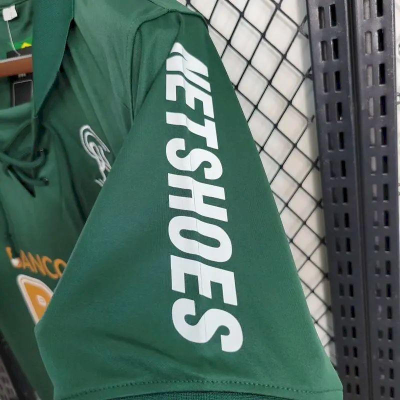 Terceira camisa retrô do Palmeiras 2011