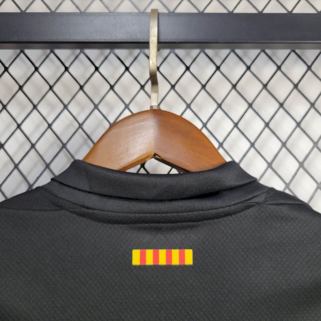 Kit reserva infantil do Barcelona 2024/25