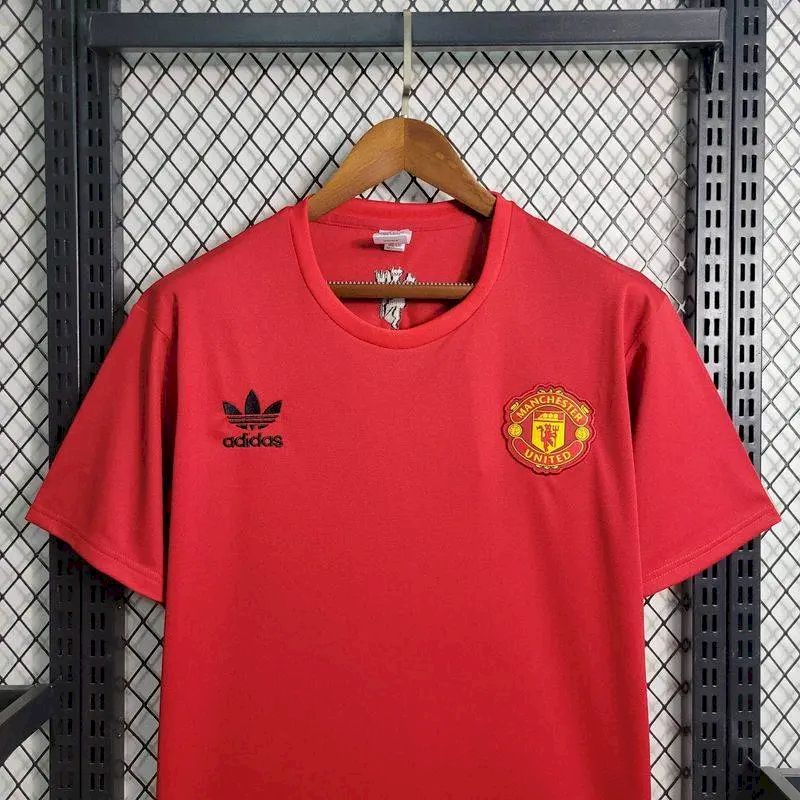 Camisa de treino pré-jogo do Manchester United 2023/24