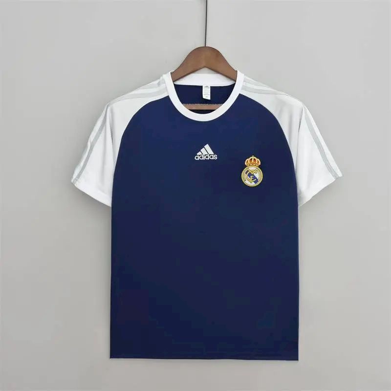 Camisa de treino pré-jogo do Real Madrid 2022/23