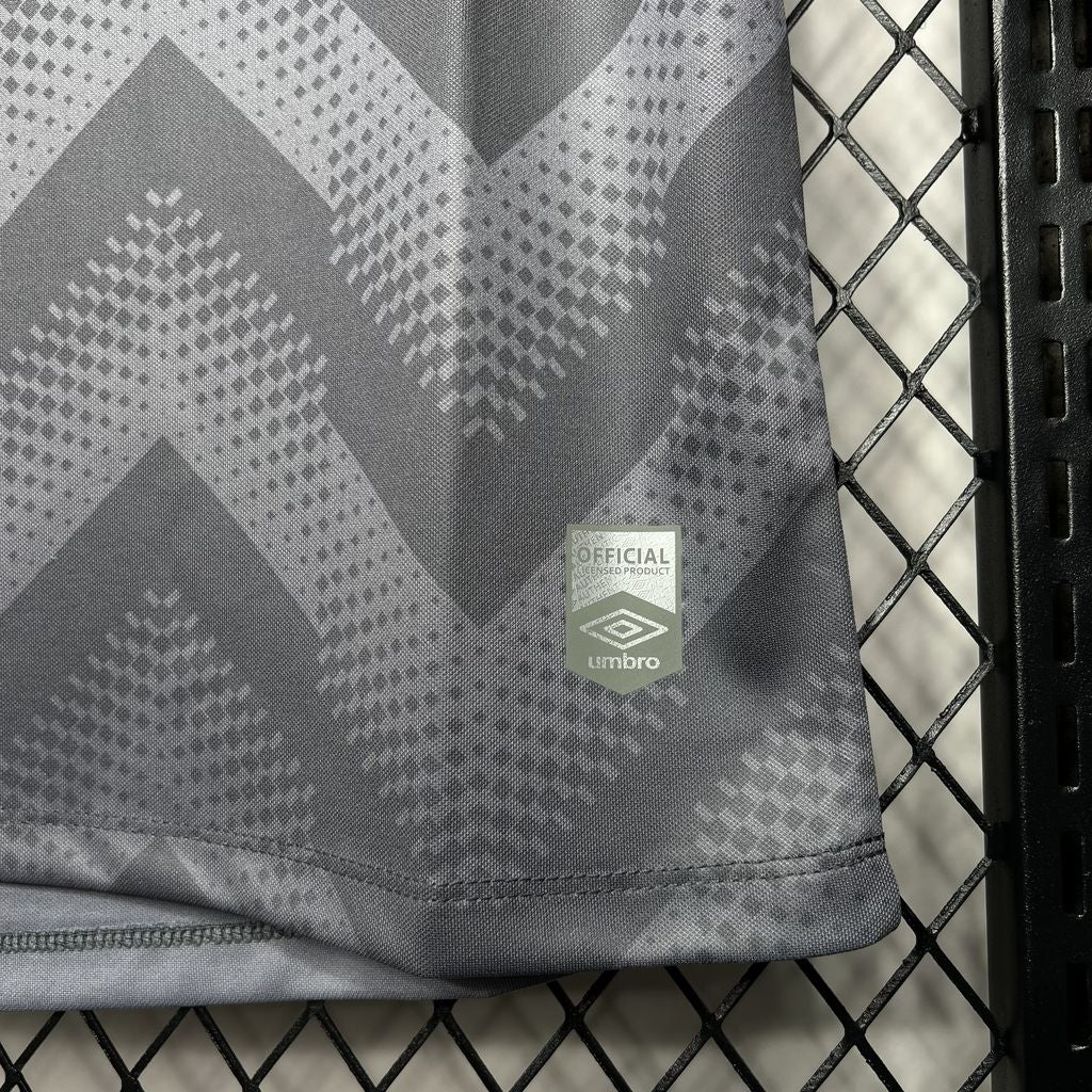 Camisa de treino pré-jogo do Santos 2024/25