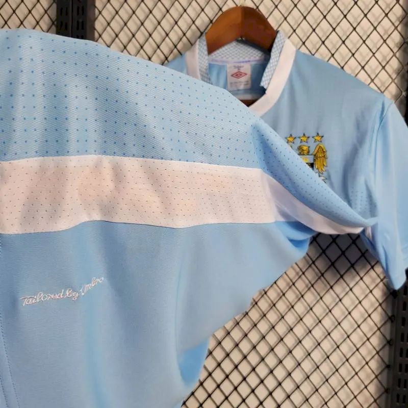 Camisa retrô do Manchester City 2011/12