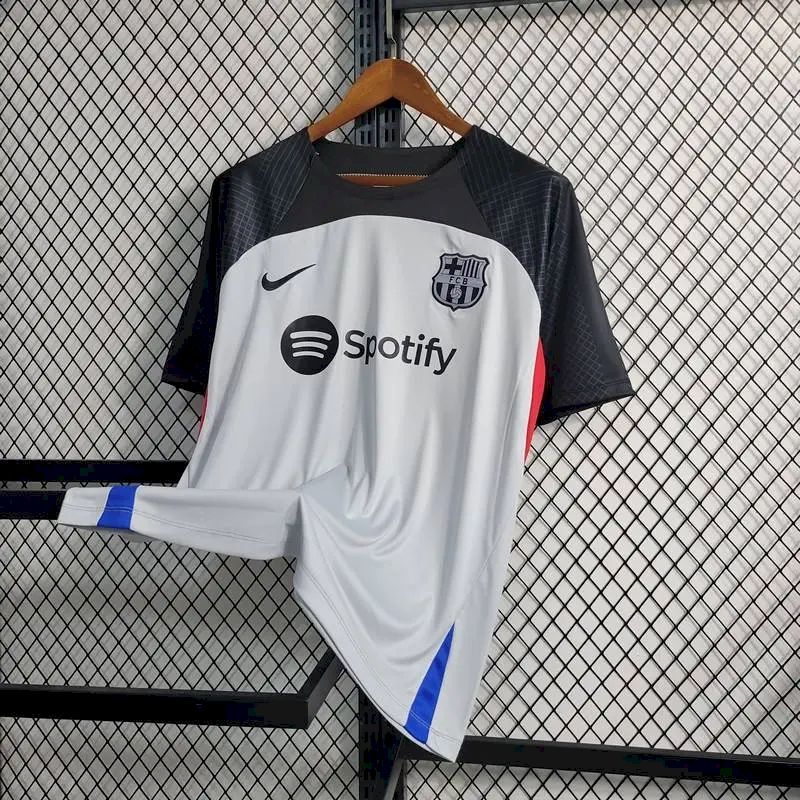 Camisa de treino pré-jogo do Barcelona 2023/24