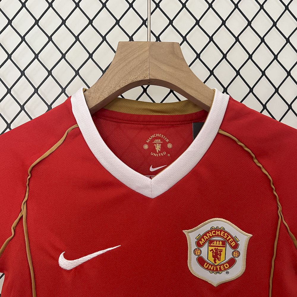 Manchester United 2006/07 Home Kids Retro Jersey And Shorts