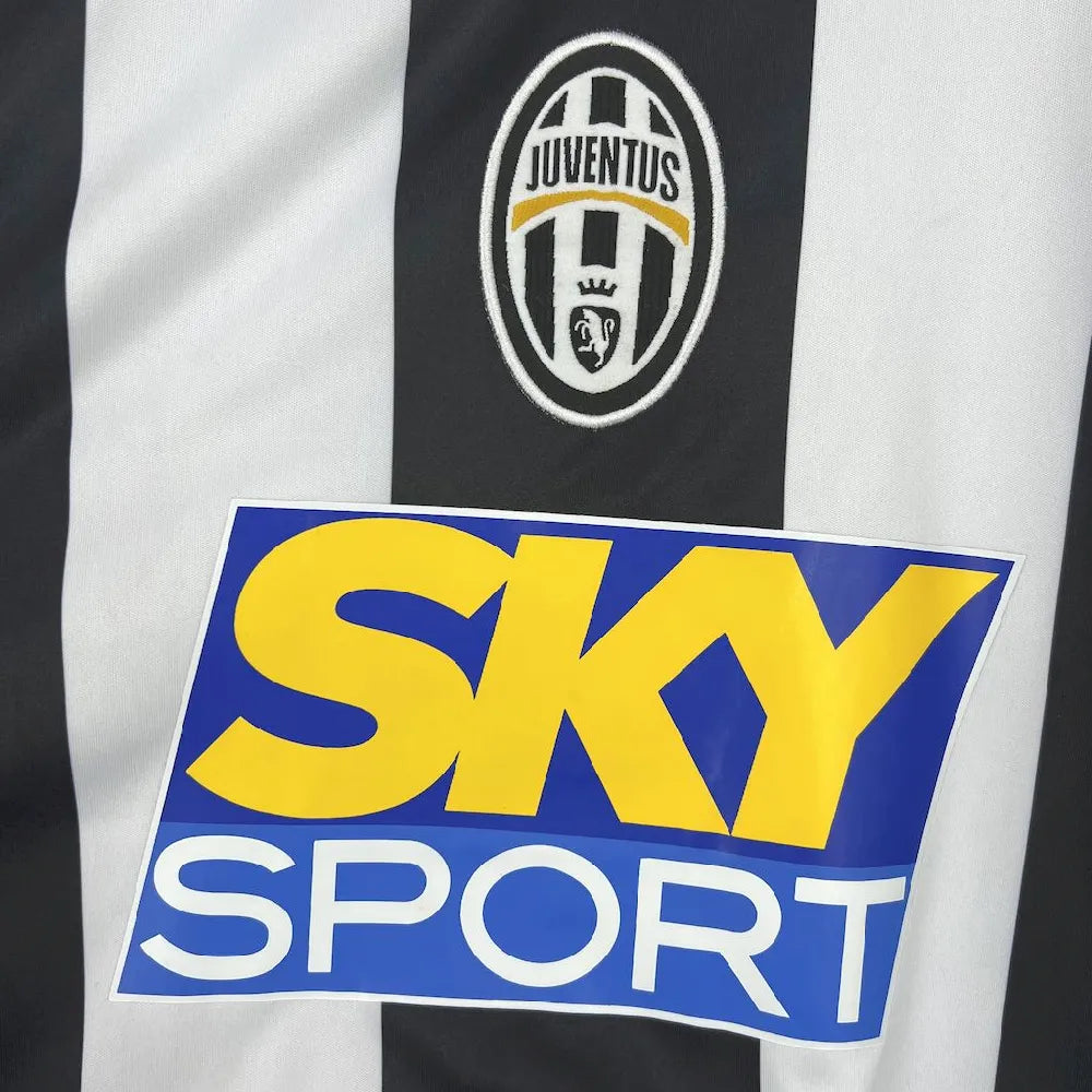 Juventus 2004/05 Home Retro Jersey