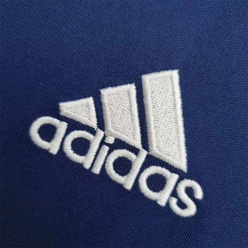 Camisa de treino pré-jogo do Real Madrid 2022/23