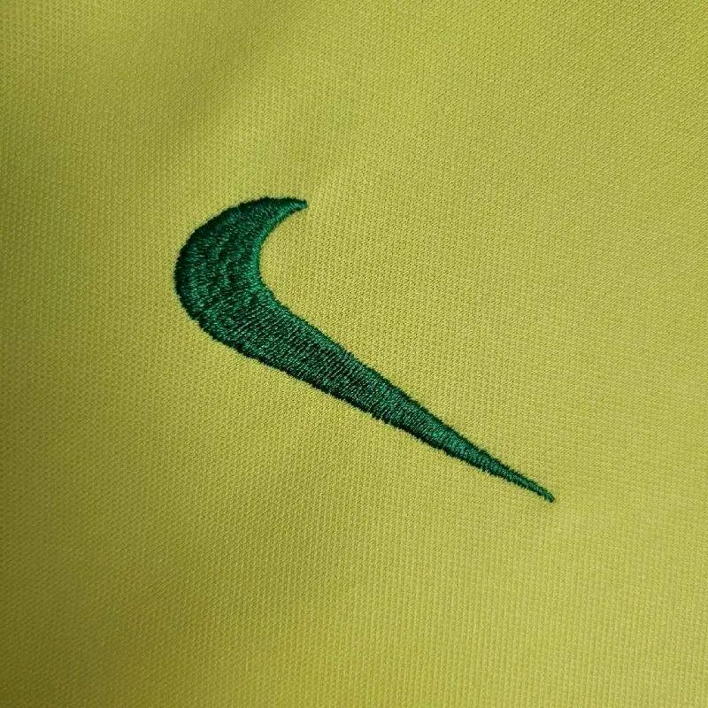 Camisa e shorts retrô infantil Brasil 2002