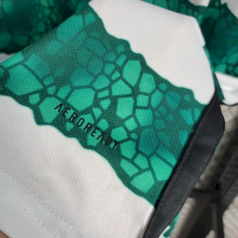 Camisa titular do Celtic 2023/24