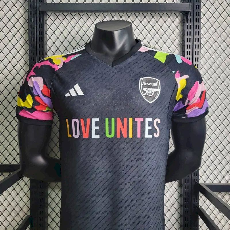 Camisa de treino pré-jogo do Arsenal 2024/25, versão jogador