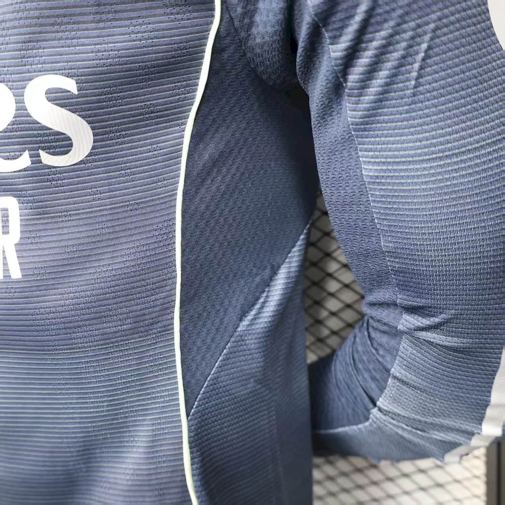 Real Madrid 2025/26 Away Long Sleeves Jersey Player Version