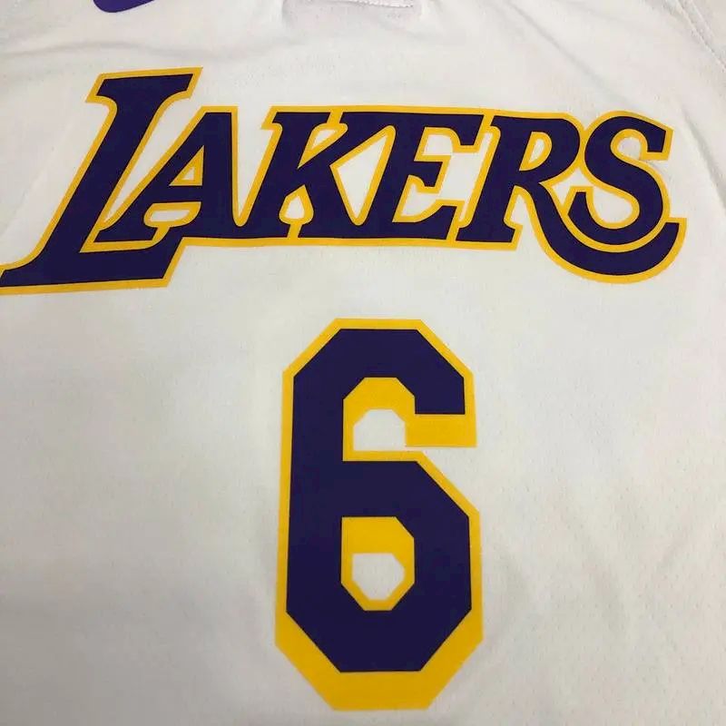 Camisa LeBron James Masculina 2020-21 Branca Versão Jogador – Edição Clássica Retrô