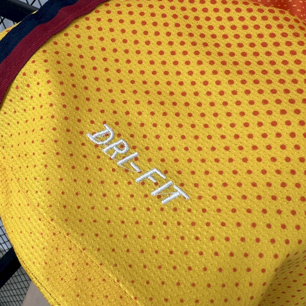 Camisa retrô alternativa do Barcelona 2012/13