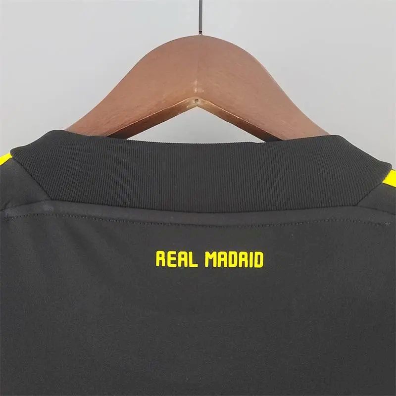 Camisa retrô de goleiro do Real Madrid 2011/12