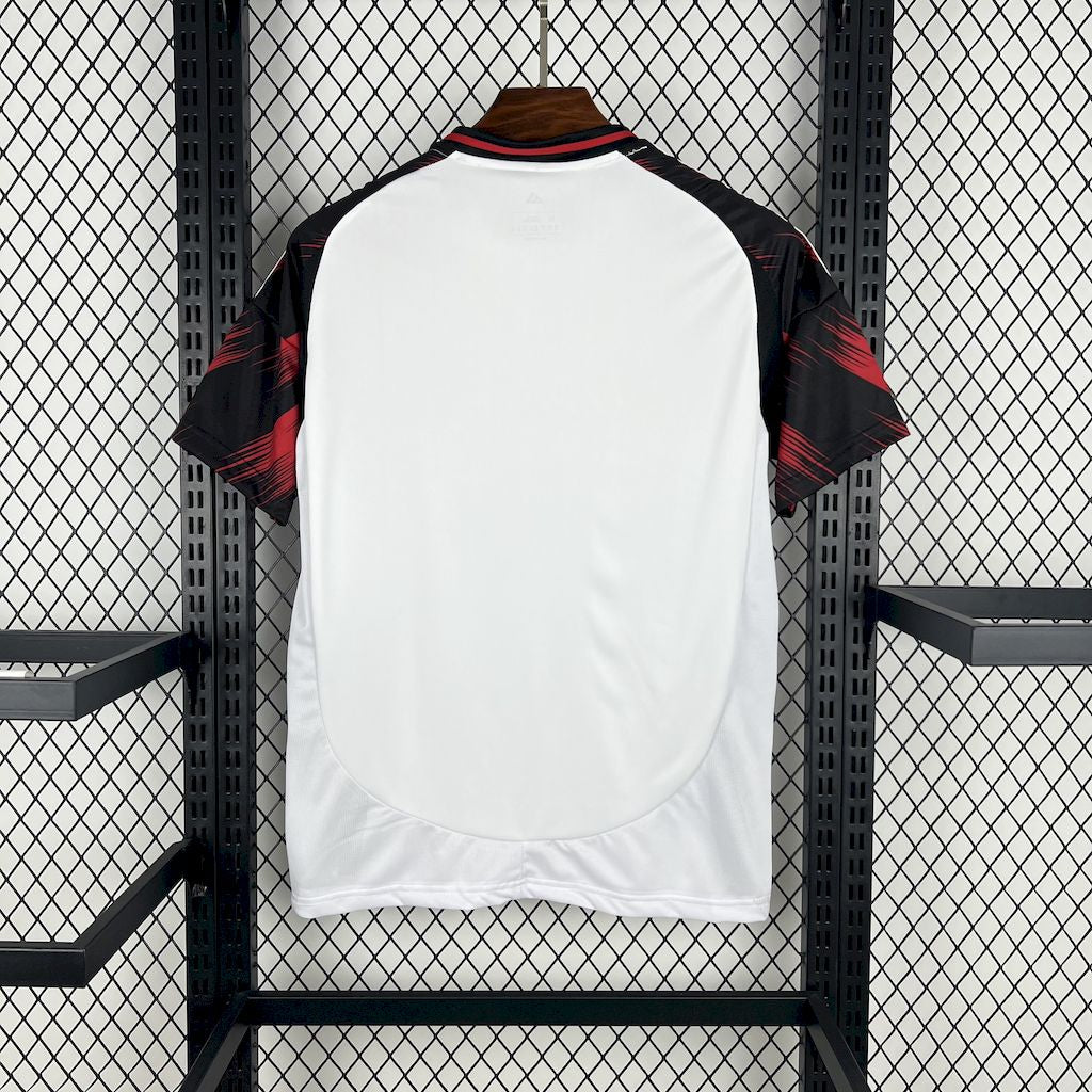 Camisa reserva do Flamengo 2025/26 vazada