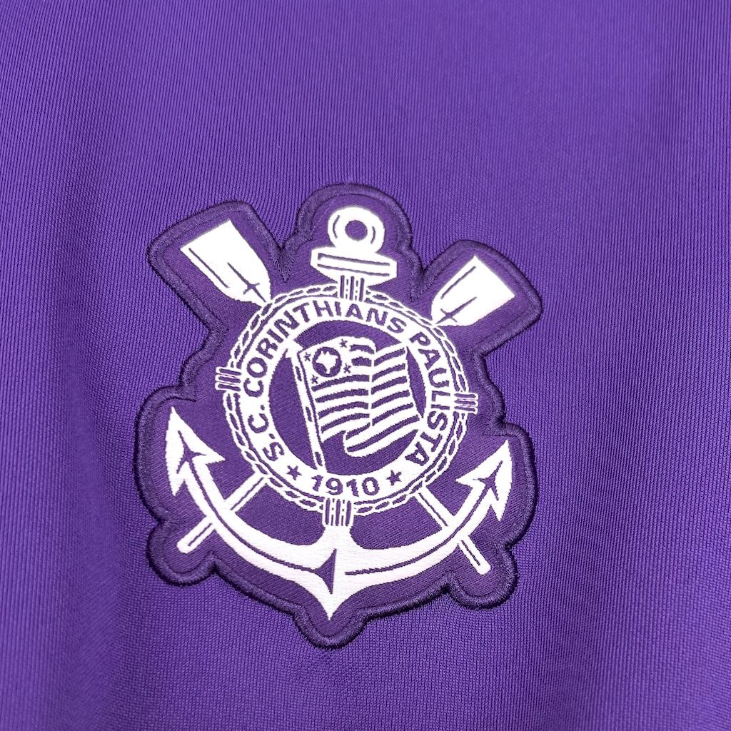 Camisa roxa pré-jogo do Corinthians 2025/26