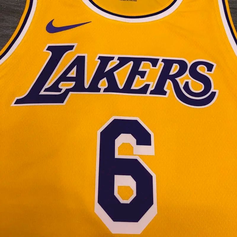 Camisa LeBron James Masculina 2020-21 Amarela Versão Jogador – Edição Clássica Retrô