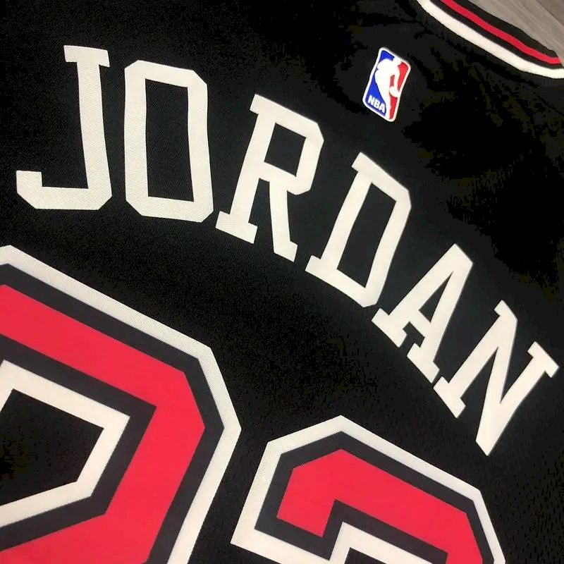 Camisa Michael Jordan Masculina Preta Versão Jogador – Edição Clássica
