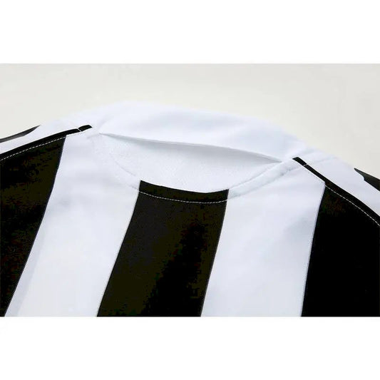 Camisa retrô com depoimento de Shearer, do Newcastle United, 2006