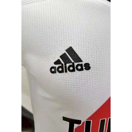 Camisa do River Plate comemorativa dos 120 anos da temporada 2021/22, versão jogadora