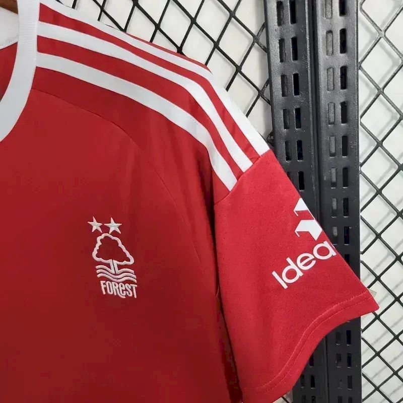 Camisa titular do Nottingham Forest 2023/24